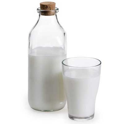 Thời gian uống sữa tươi: Để có một giấc ngủ ngon, bạn nên uốn sữa tươi trước khi ngủ nửa tiếng.